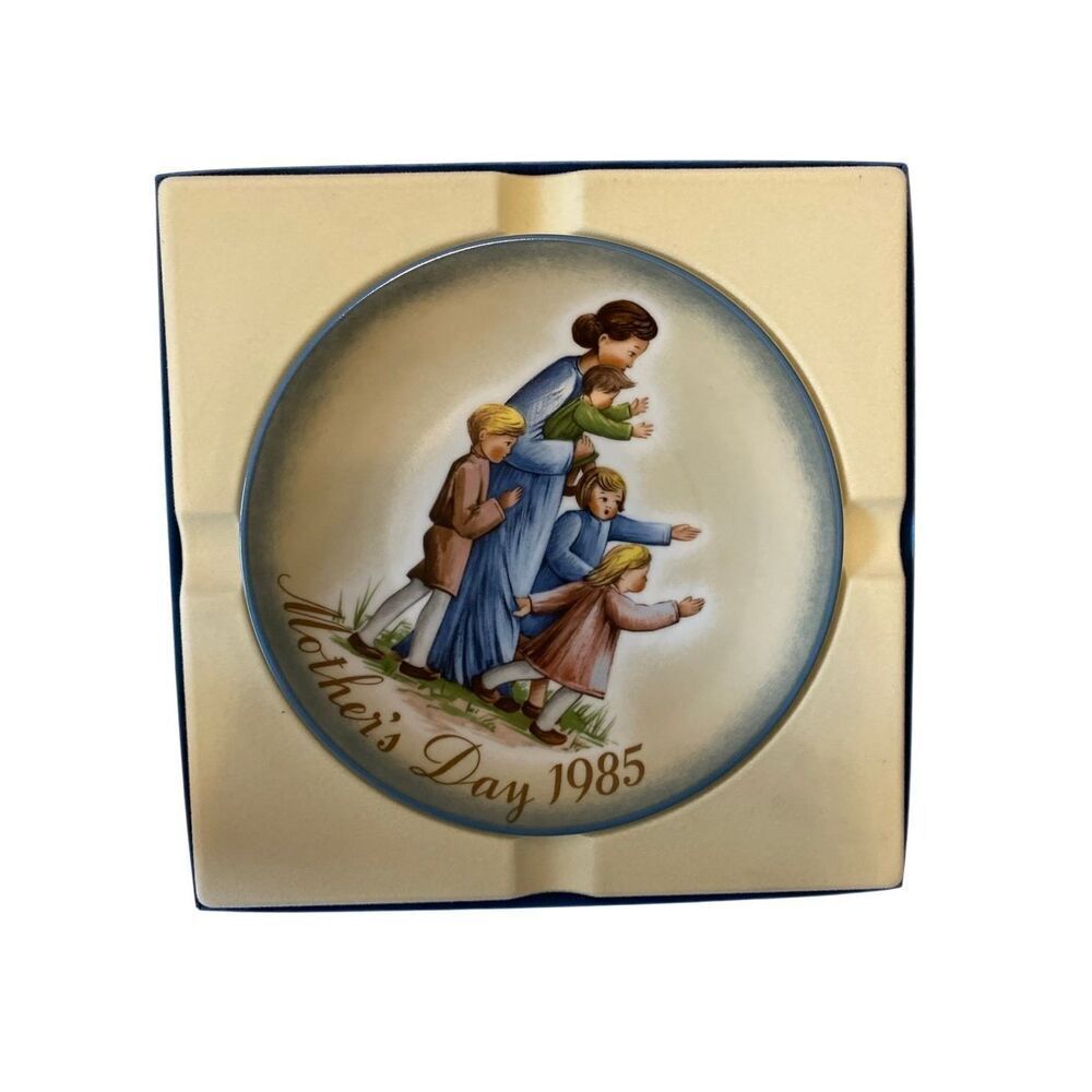 Schmid Hummel Mothers Day1985 A Mothers Journey Decorative Wall Hanging Plate